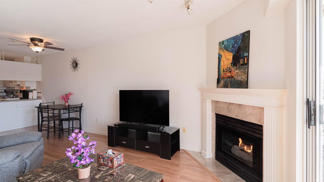 303 - 1035 Auckland Street