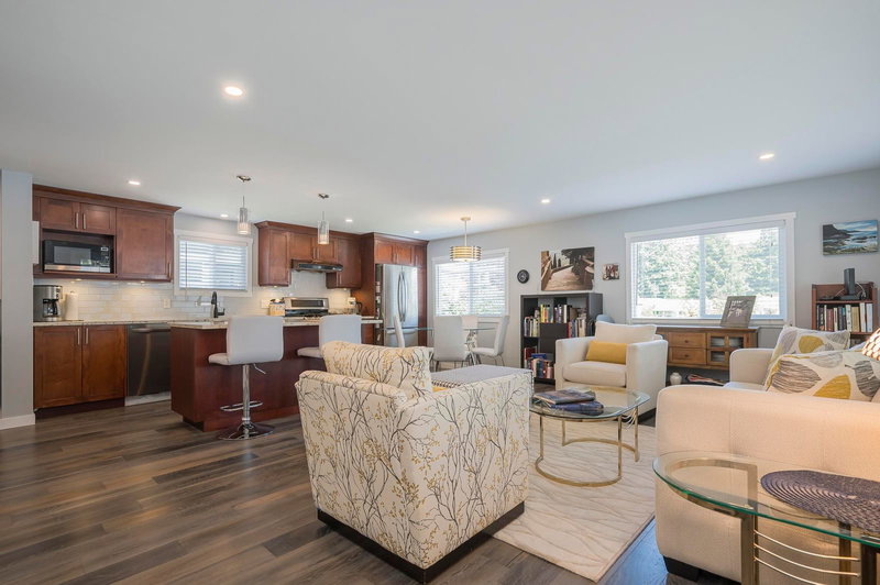 233 - 1840 160 Street, Surrey, V4A 4X4 | Image 2