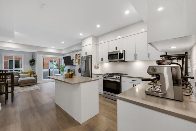 202 - 37842 Third Avenue