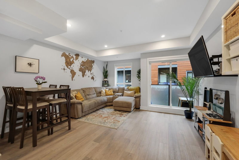 202 - 37842 Third Avenue, Squamish, V8B 1B0 | Image 3