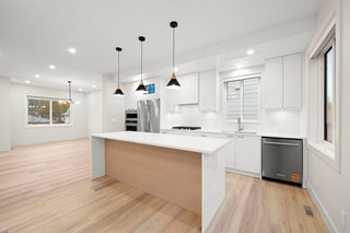 3 - 3881 Hurst Street