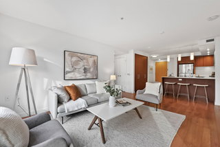 304 - 221 3rd Street E