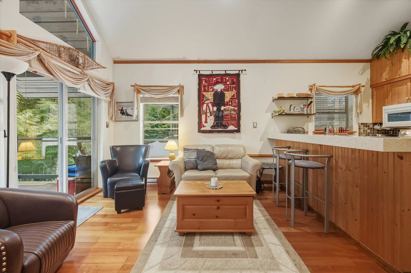 202 - 3050 Hillcrest Drive, Whistler, V8E 0T8 | Image 3