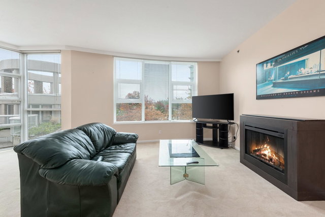 201 - 1788 Georgia Street W