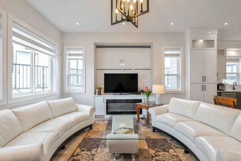 46077 Crestview Drive, Chilliwack, V2R 6G4 | Image 2