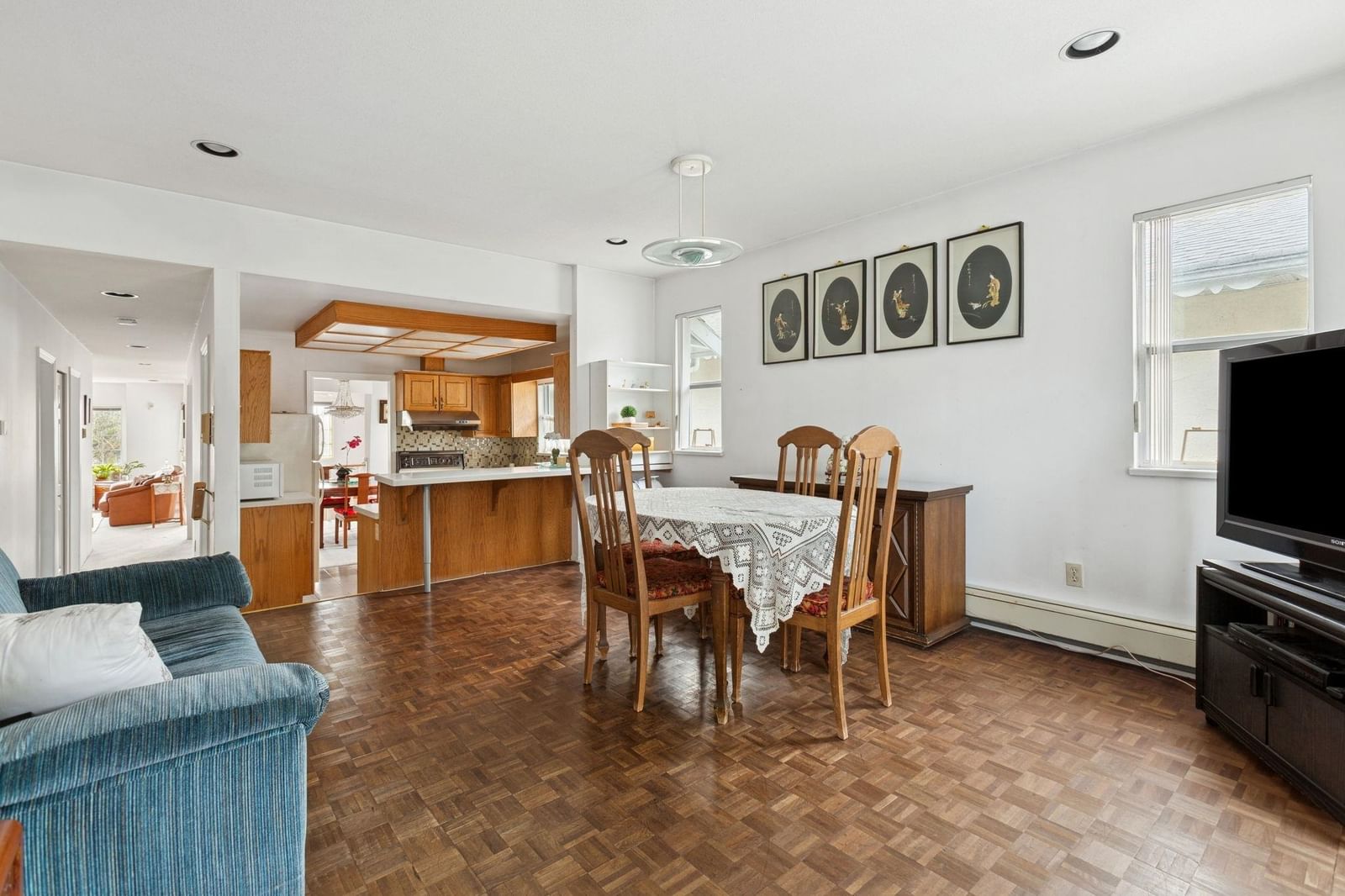 Listing Image 9