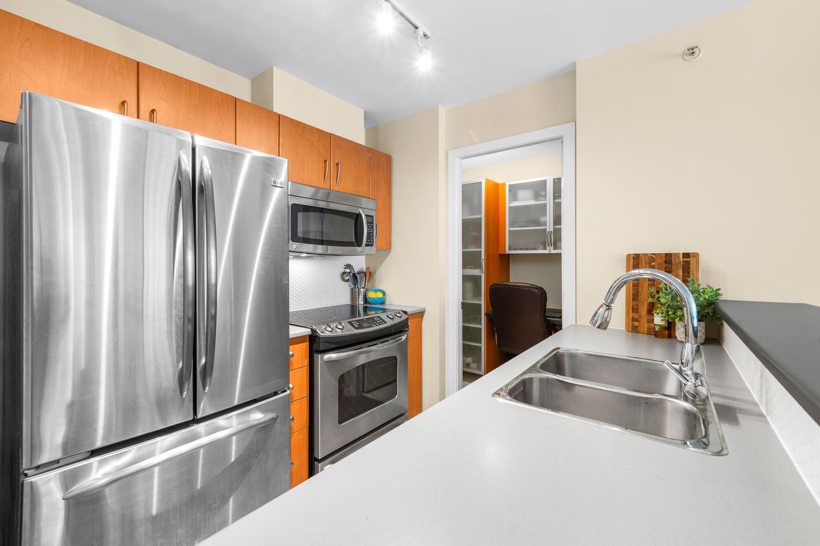 Listing Image 9