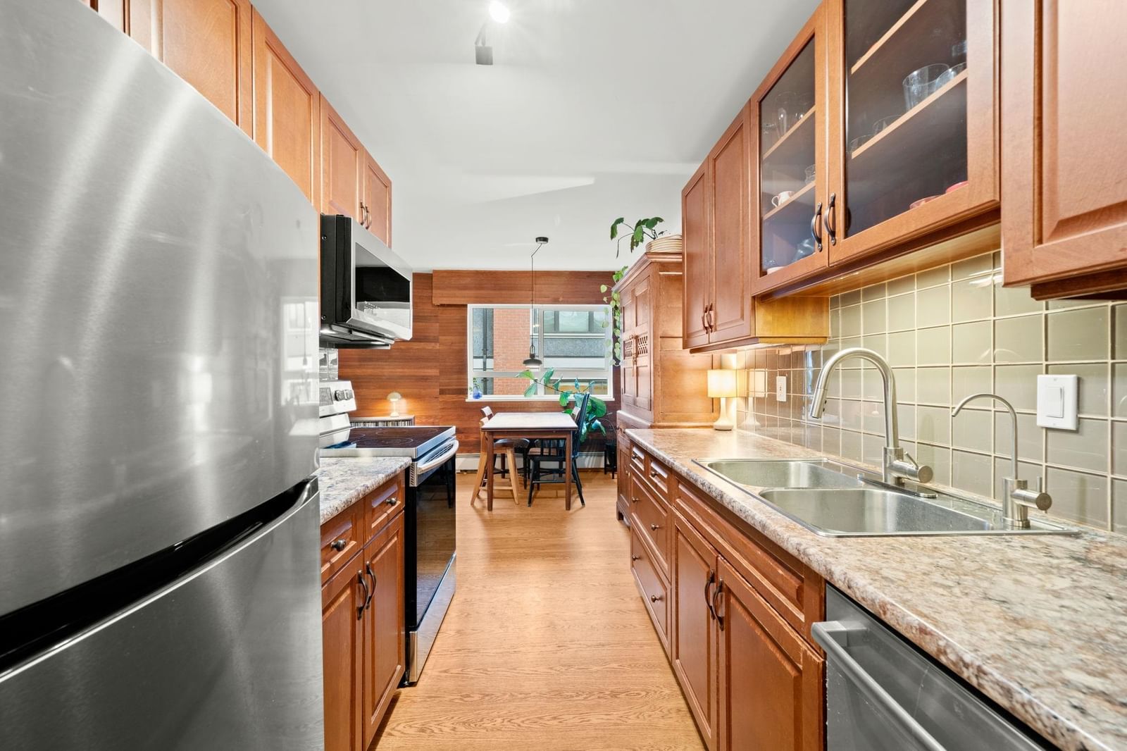 Listing Image 10