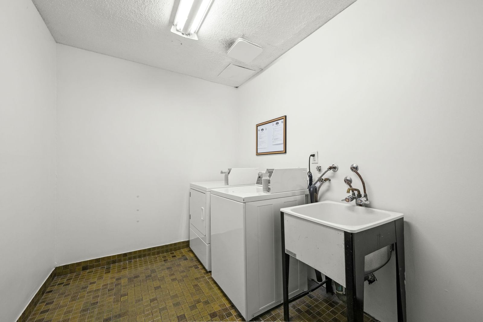 Listing Image 24