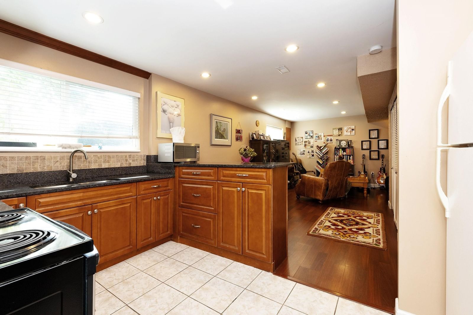 Listing Image 21