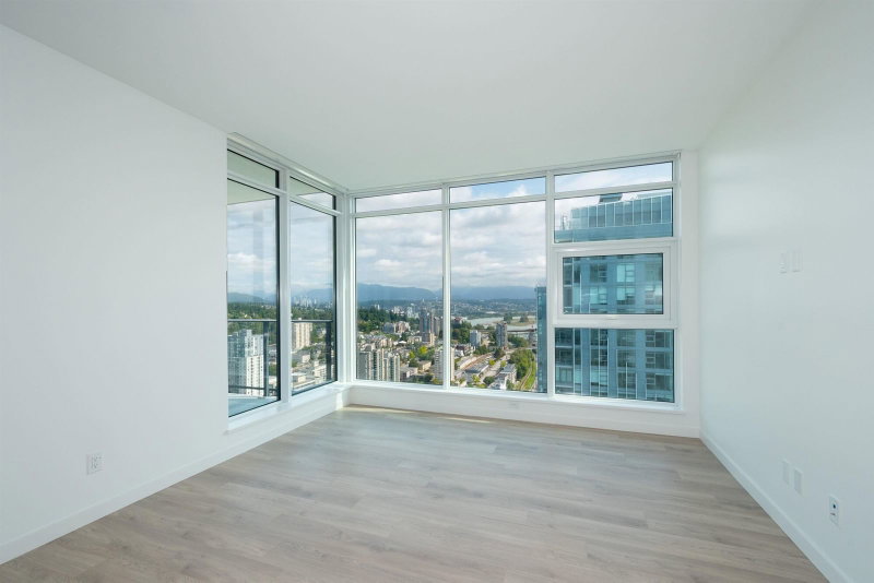 4004 - 680 Quayside Drive
