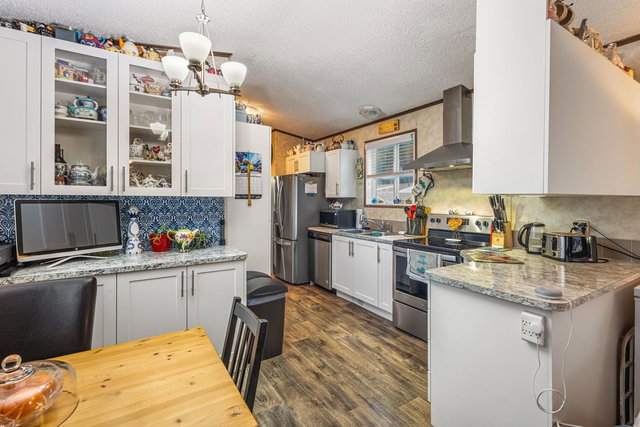 18 - 3942 Columbia Valley Road