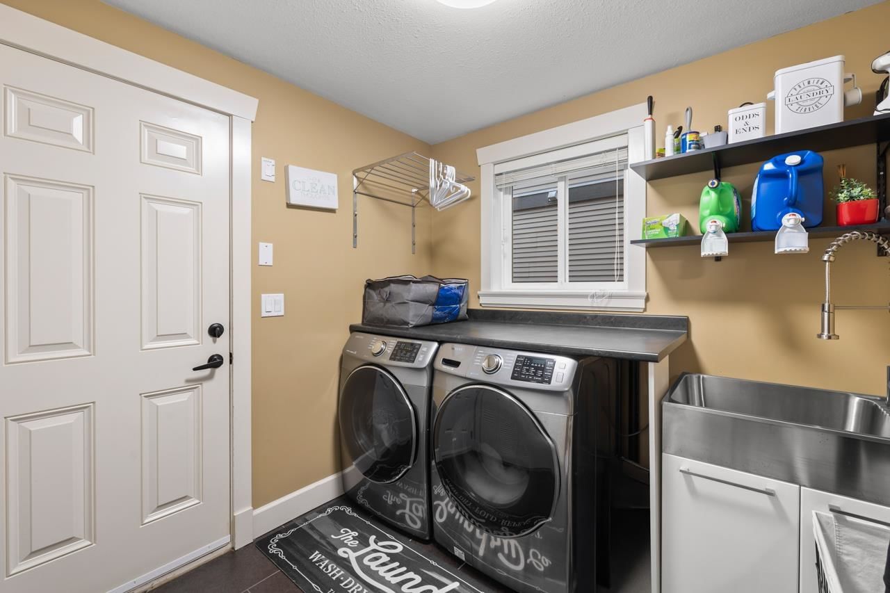 Listing Image 15