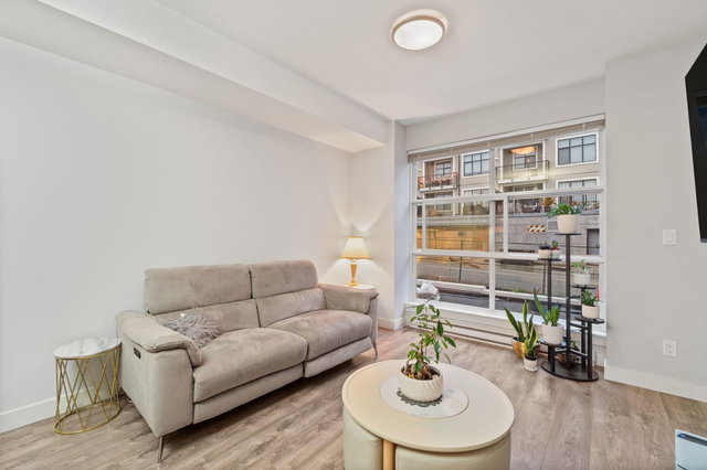 208 - 827 Roderick Avenue