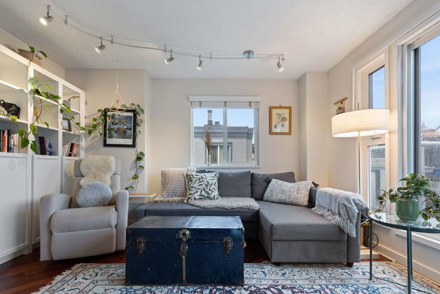 15 - 877 7th Avenue W