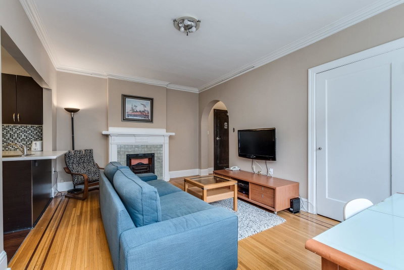 11 - 935 Jervis Street