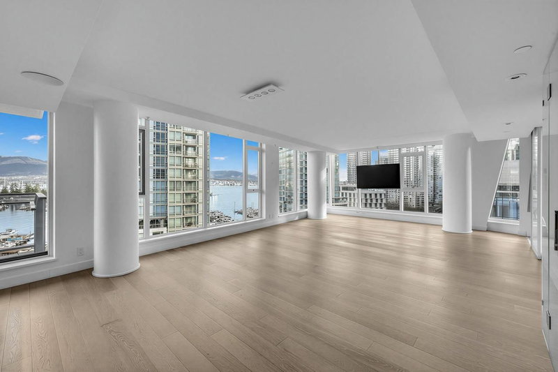 1202 - 1499 Pender Street W