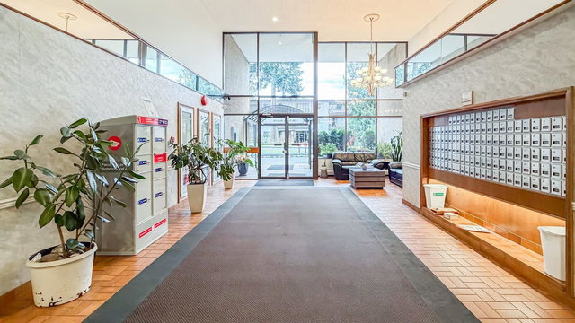 404 - 6595 Willingdon Avenue