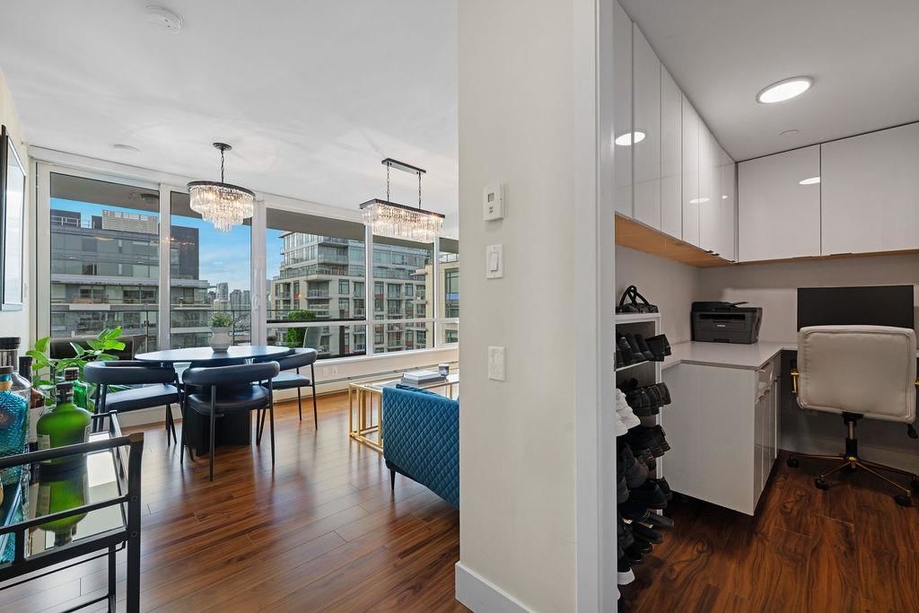 Listing Image 11