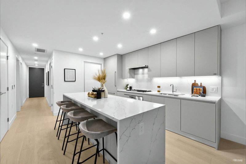 205 - 1331 Marine Drive, West Vancouver, V7T 1B6 | Image 3