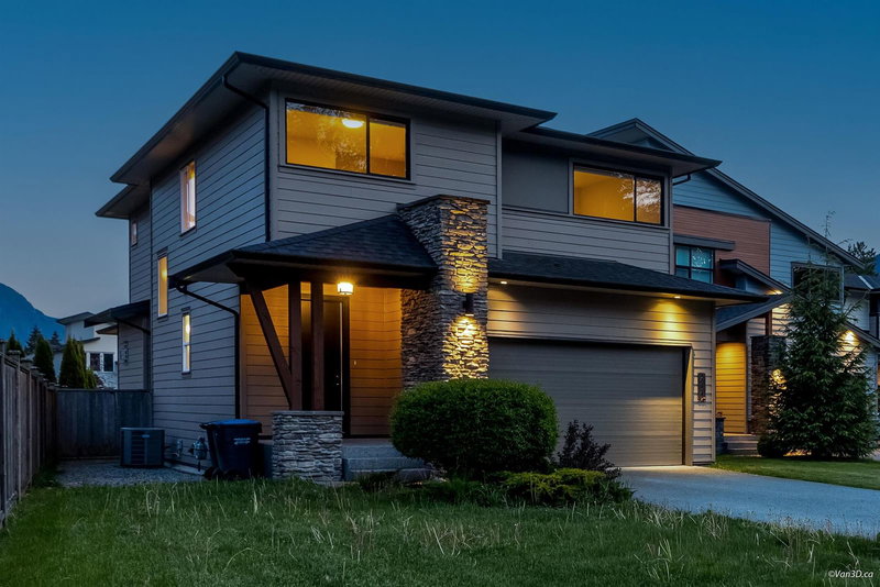 39340 Falcon Crescent, Squamish, V8B 0Y9 | Image 3