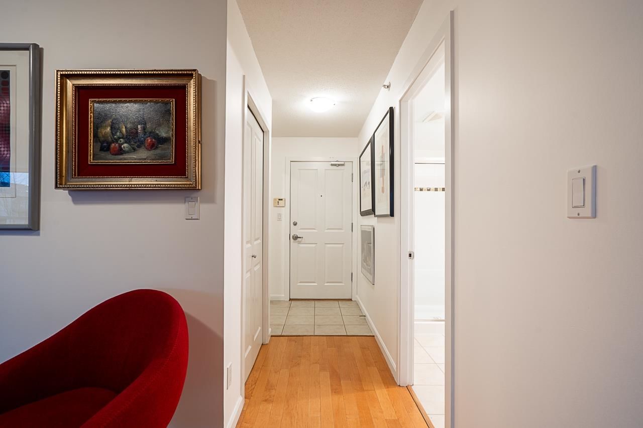 Listing Image 17