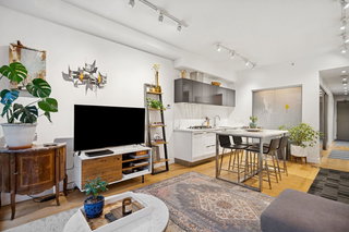 228 - 108 1st Avenue E