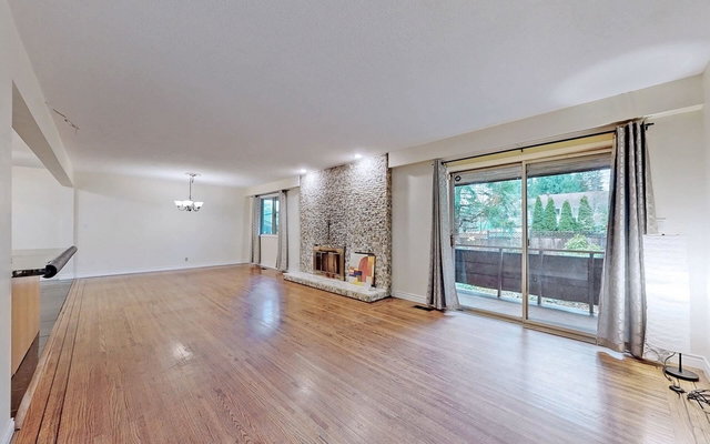 768 Como Lake Avenue