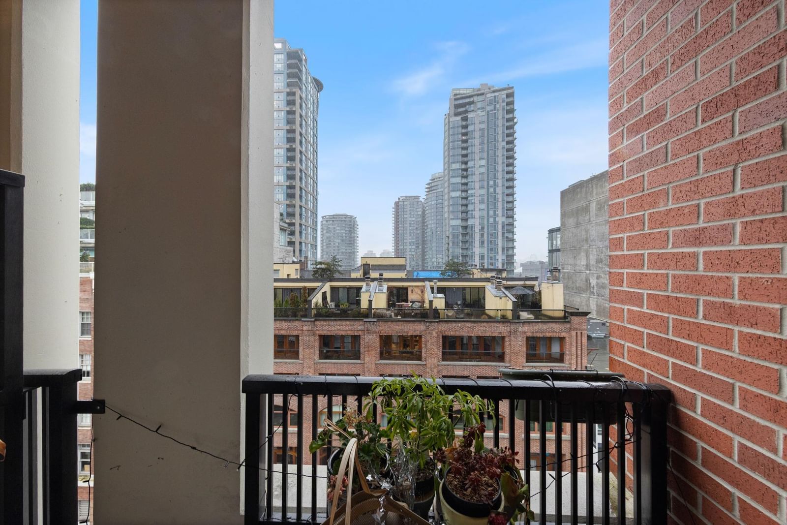 Listing Image 10