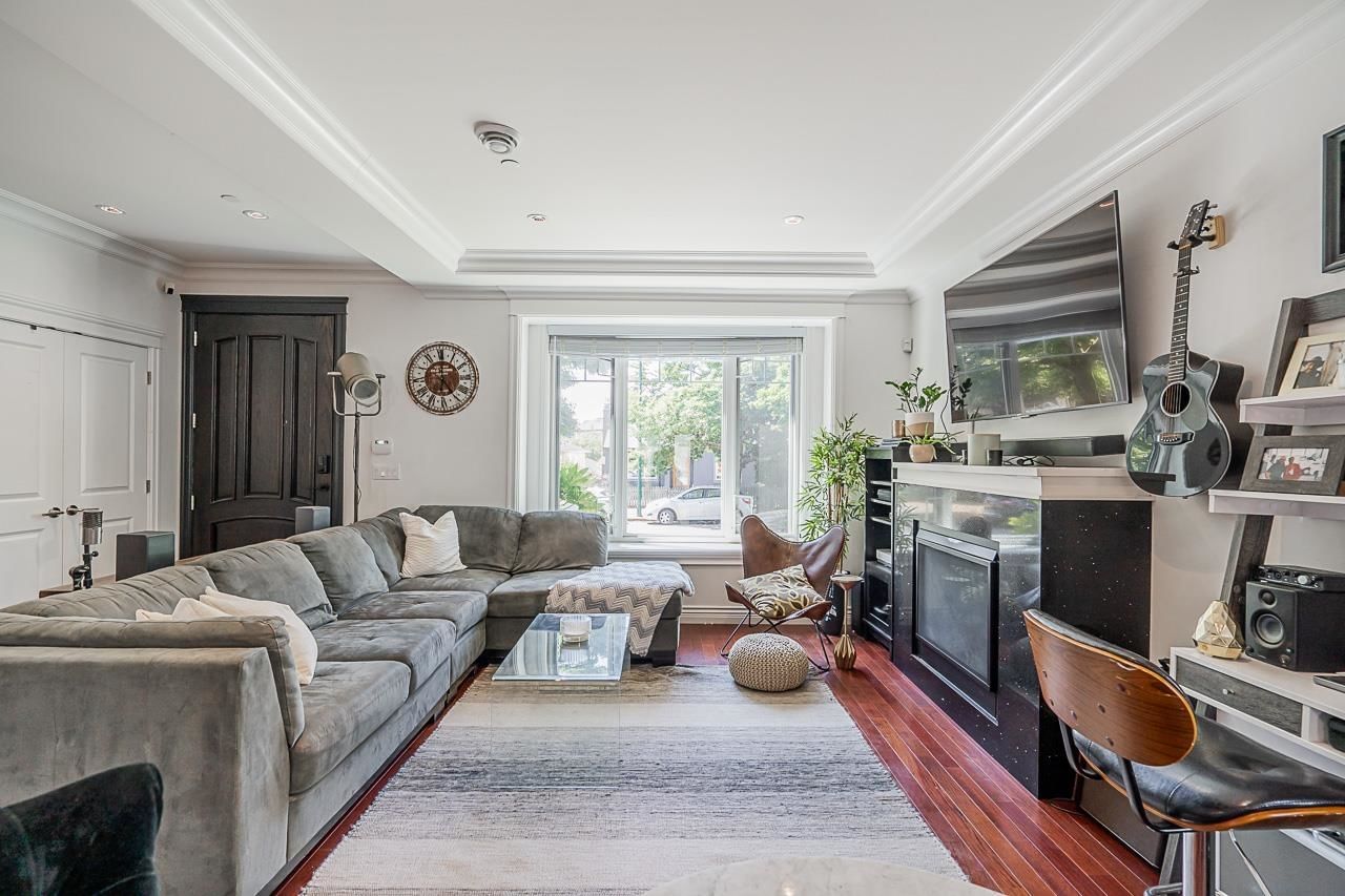 Listing Image 10