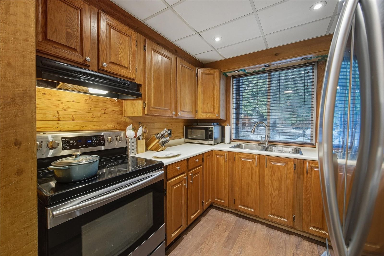 Listing Image 10