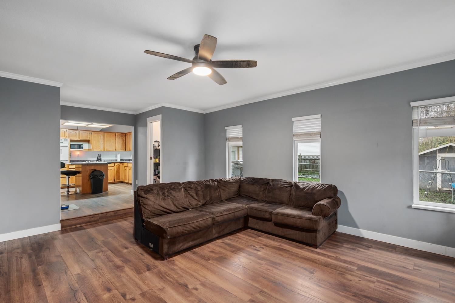 Listing Image 16