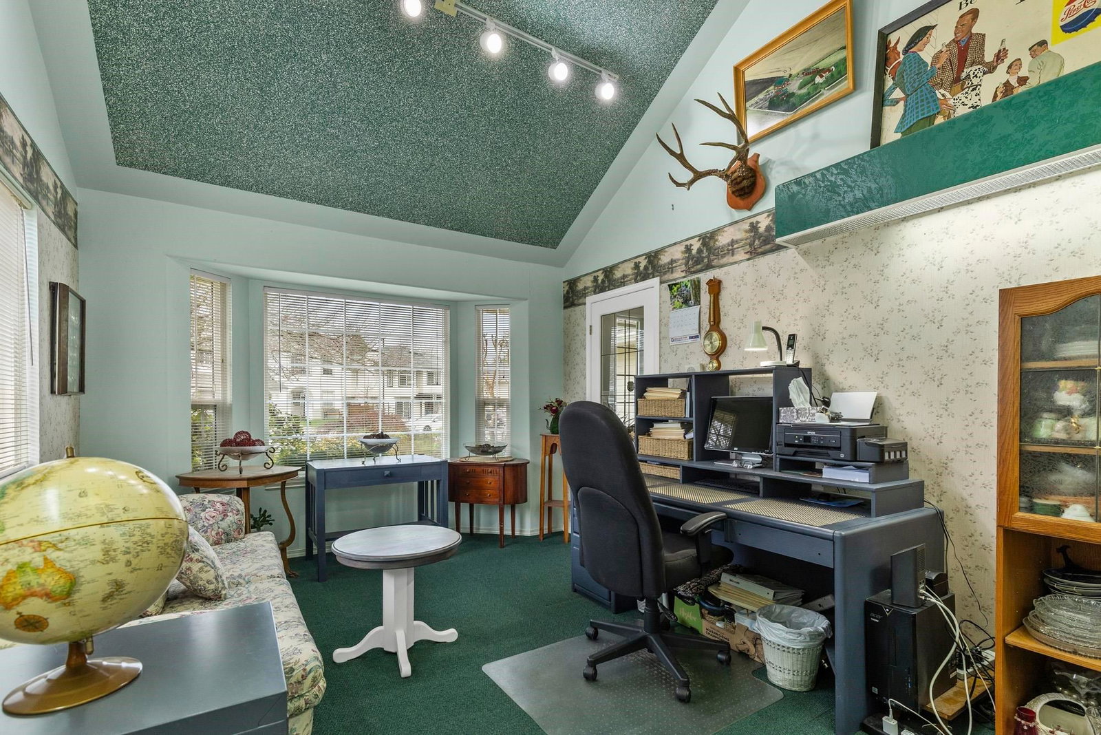 Listing Image 4