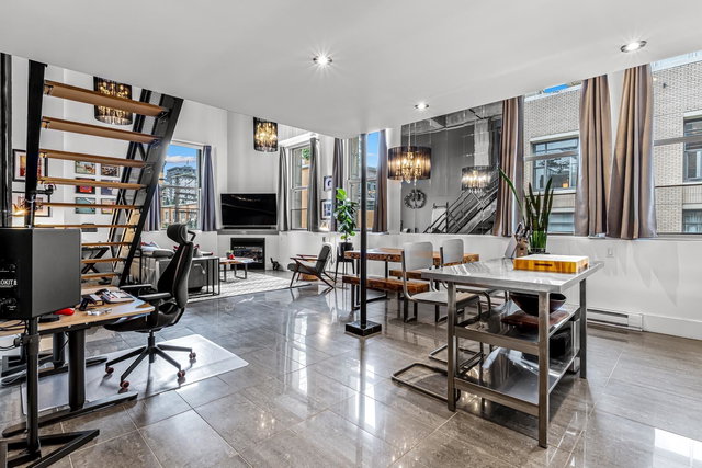 404 - 549 Columbia Street