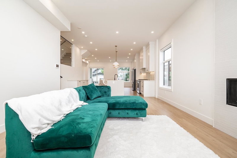 128 Grosvenor Avenue, Burnaby, V5B 1J2 | Image 3