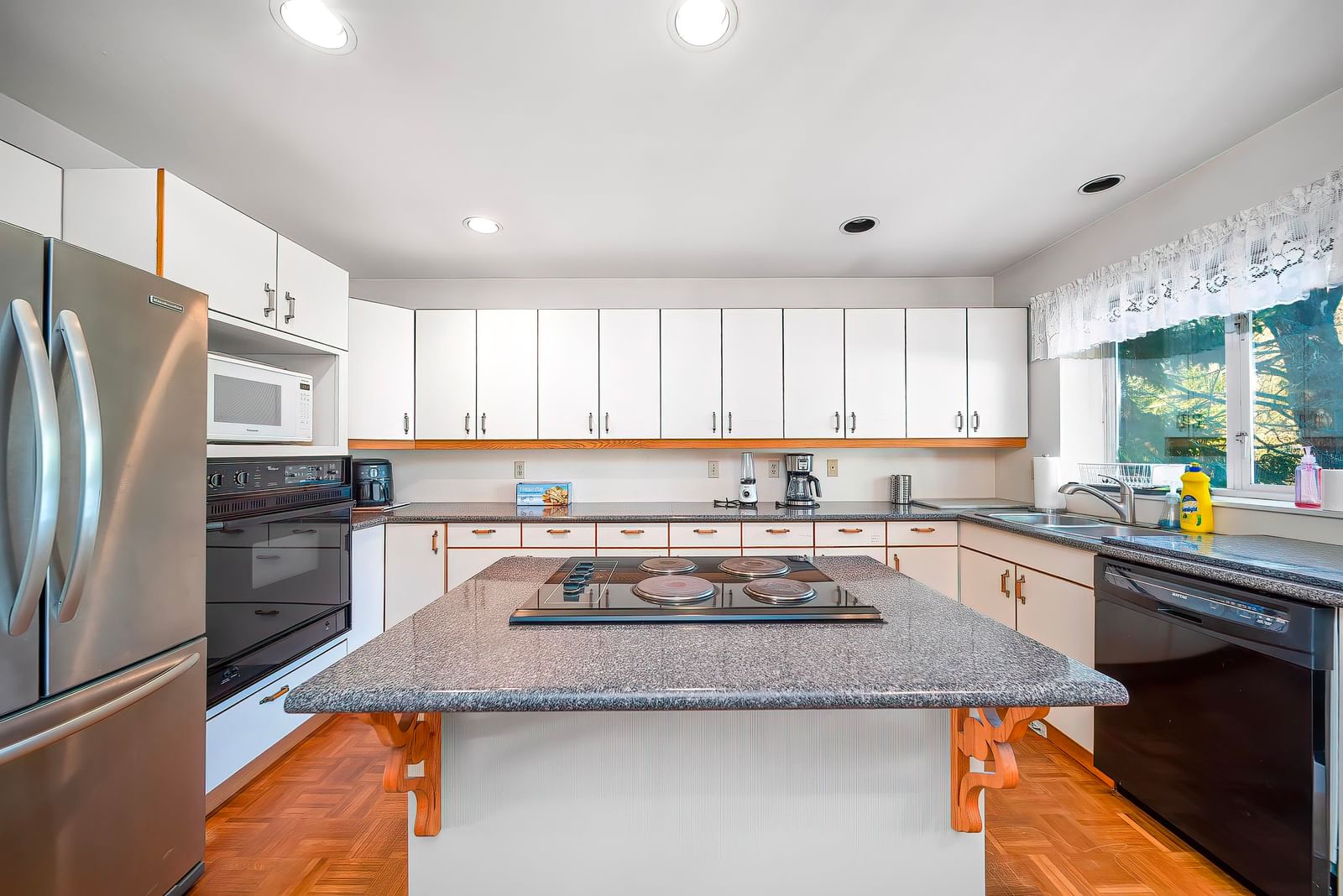 Listing Image 9