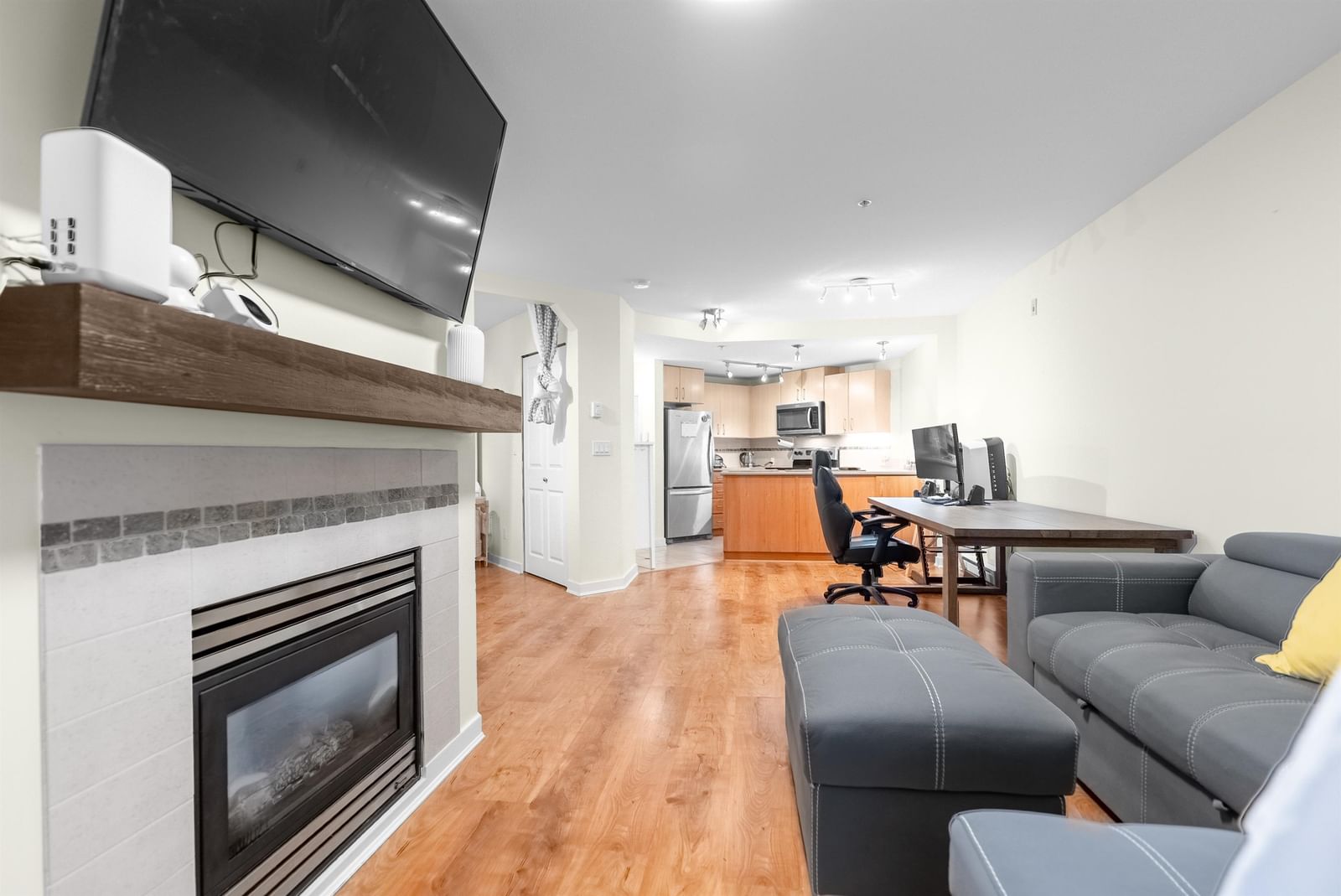 Listing Image 14