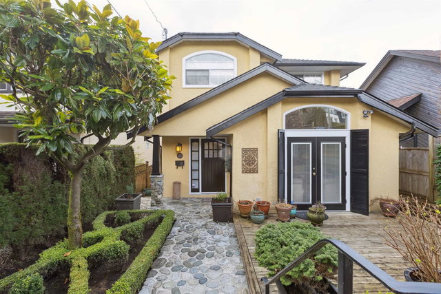 1274 Esquimalt Avenue