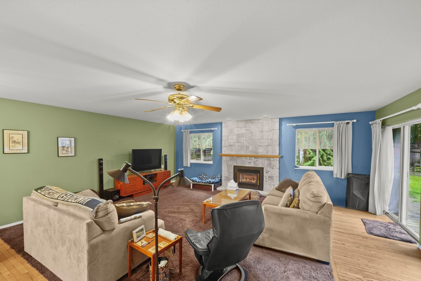 Listing Image 5