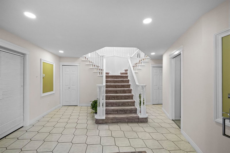 12604 68 Avenue, Surrey, V3W 1G4 | Image 2