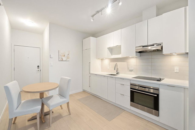 410 - 13678 Grosvenor Road