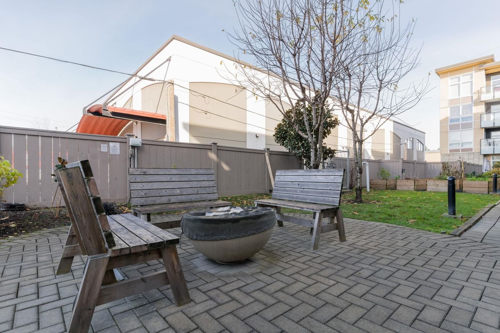 Listing Image 19