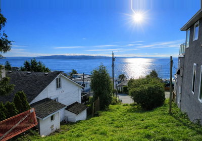 15519 Columbia Avenue | White Rock | Image