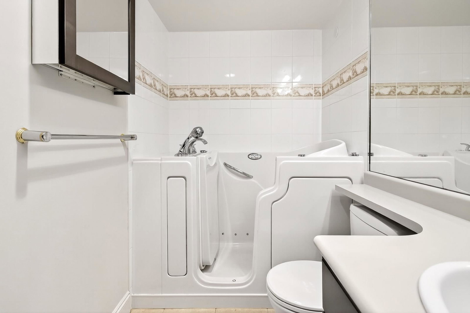 Listing Image 24