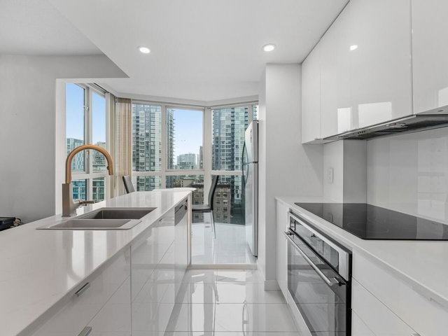 1007 - 1188 Howe Street