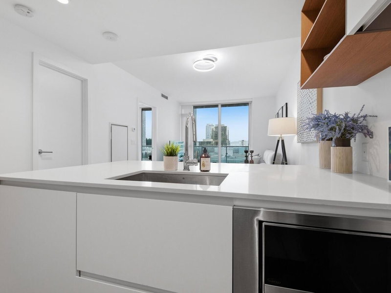 905 - 6000 Mckay Avenue, Burnaby, V5H 0K2 | Image 3