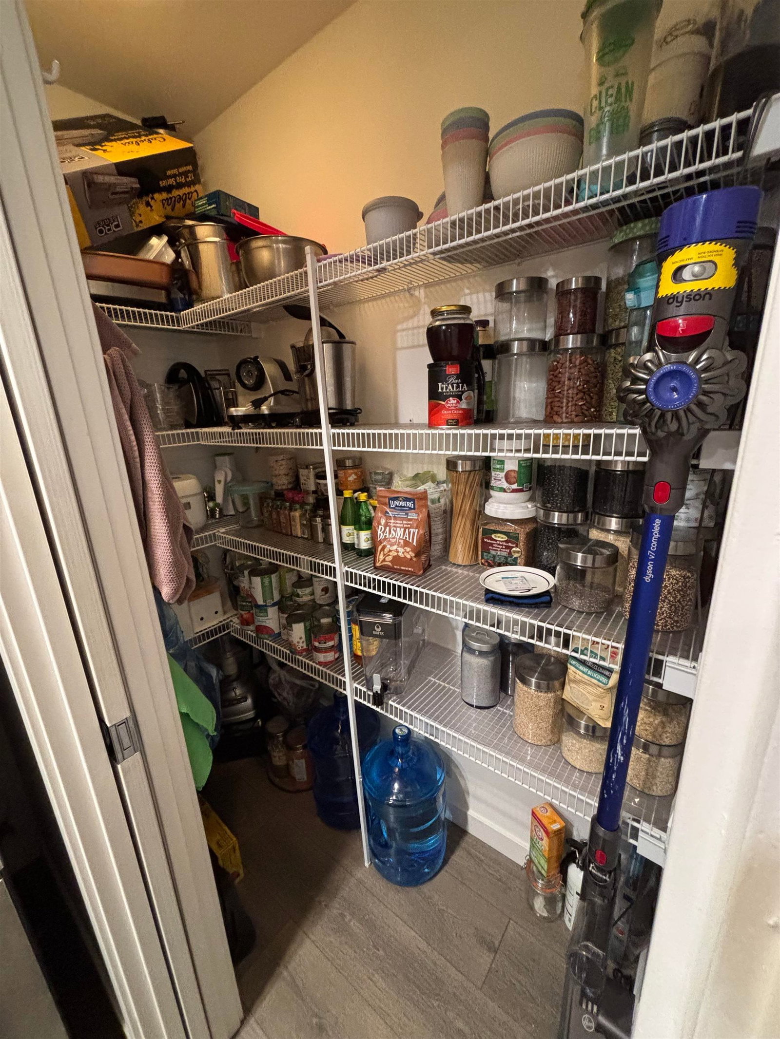 Listing Image 11