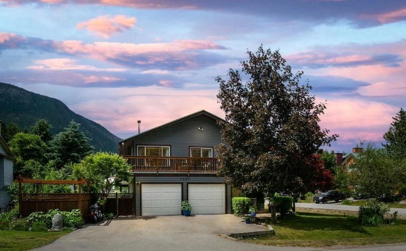 7407 Harrow Road, Pemberton, British Columbia