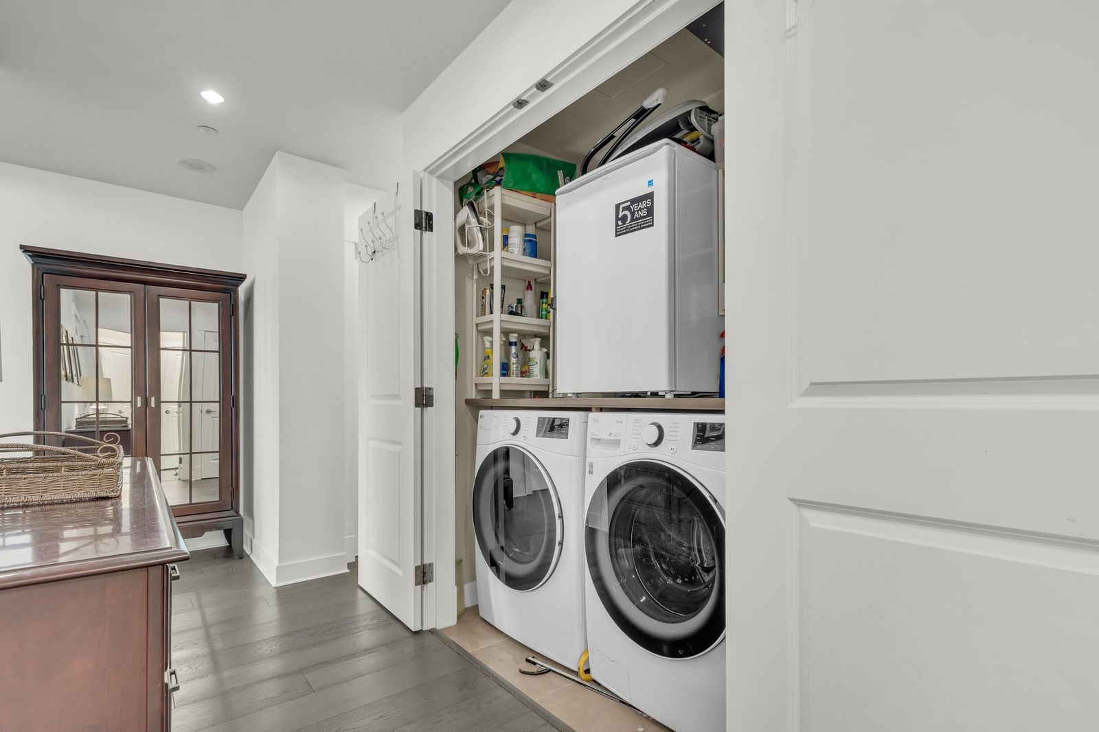 Listing Image 15