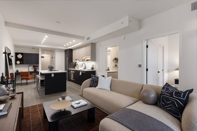 103 - 8398 Oak Street